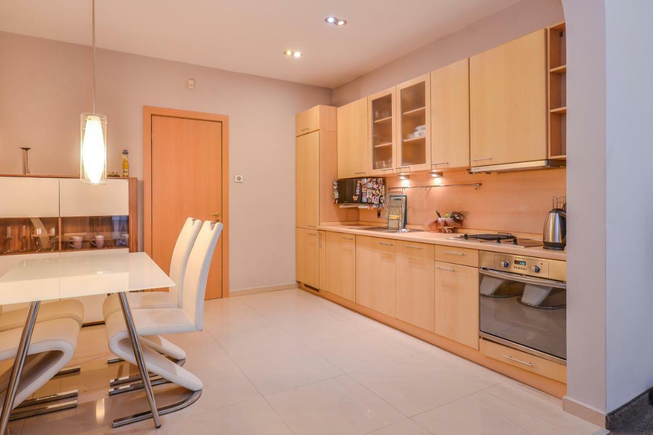 Extravaganzzo - Super Central One Bedroom Modern Apartment By Flat Mаnager Sofia Ngoại thất bức ảnh