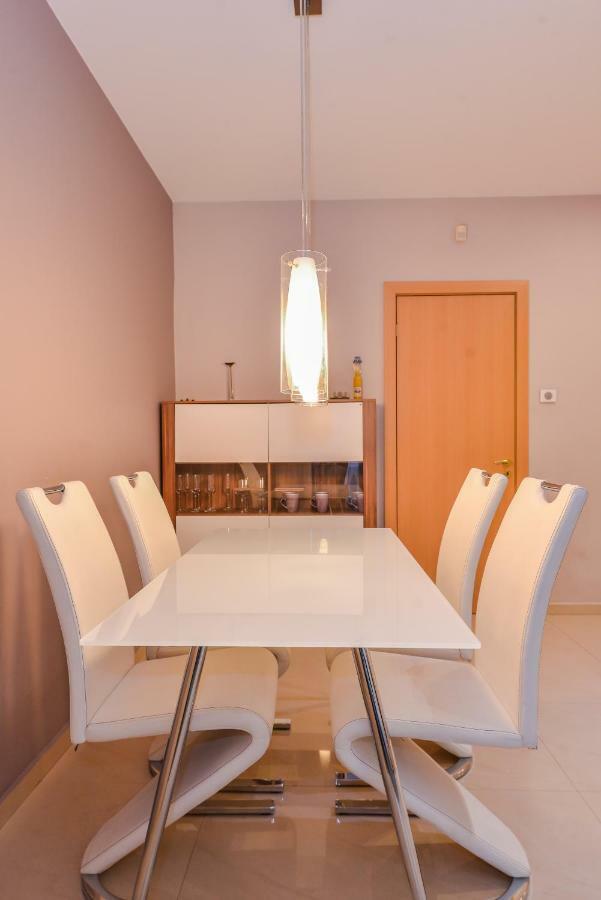 Extravaganzzo - Super Central One Bedroom Modern Apartment By Flat Mаnager Sofia Ngoại thất bức ảnh